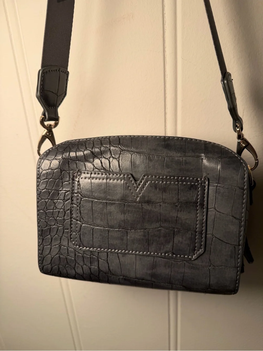 Valentino Black Logo Strap Croc-Embossed Crossbody - Picture 6 of 7